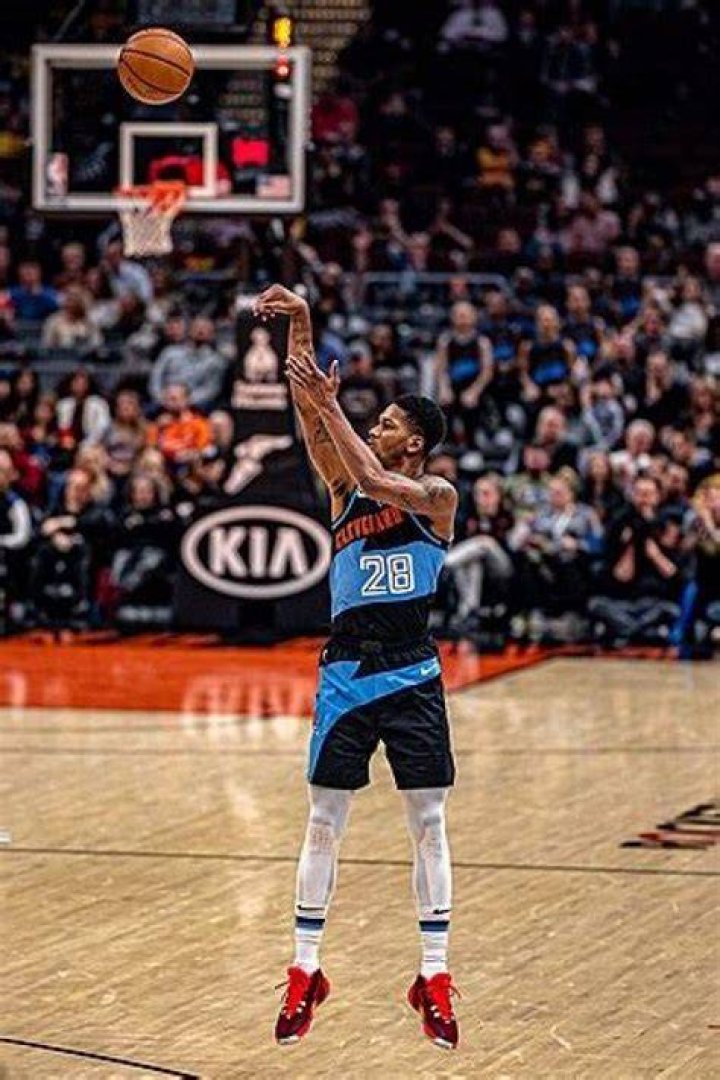 Alfonzo McKinnie Age, Wikipedia, Biography, Children, Salary, Net Worth, Parents.