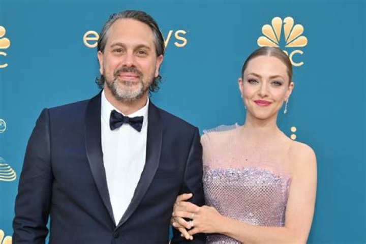 Amanda Seyfried Biography, Age, Height, Husband, Daughter, Movies and Net Worth