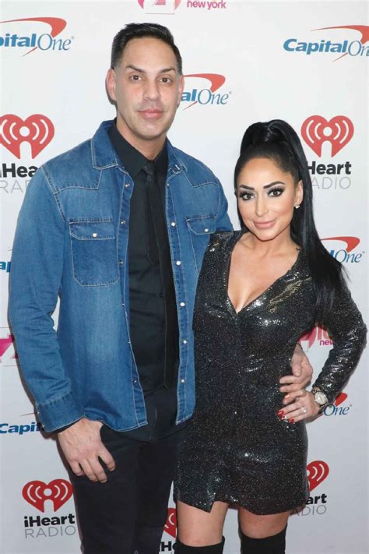 Angelina Pivarnick From Jersey Shore Family Vacation Is Engaged To Vinny Tortorella
