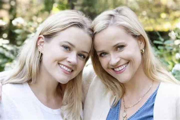Ava Elizabeth Phillippe Movies And TV Shows, Height, Net Worth, Dad, College, Instagram, Siblings