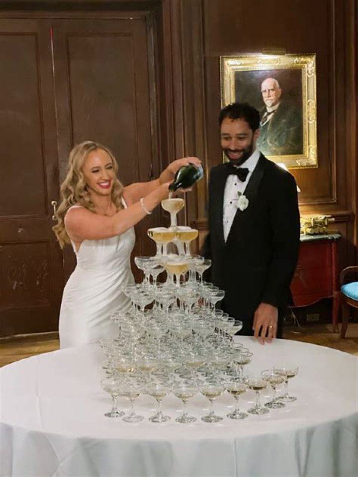 Betsy Woodruff Bio, Daily Beast, Husband, Wedding, Bob, Judy, Salary