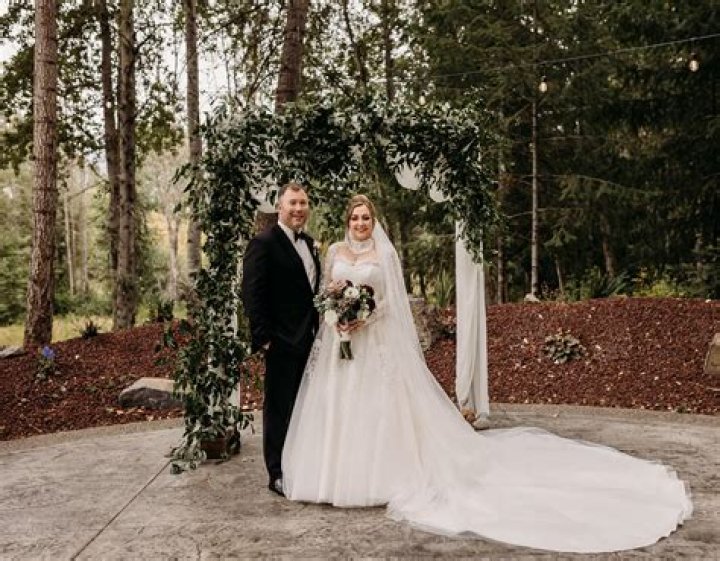 Brandi Kruse Q13: Husband, Age, Wiki, Bio, Salary, Family