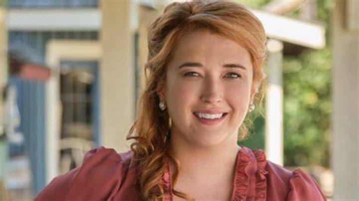 Charlotte Hegele Weight Gain: Is She Pregnant? Or Did She Have a Baby?
