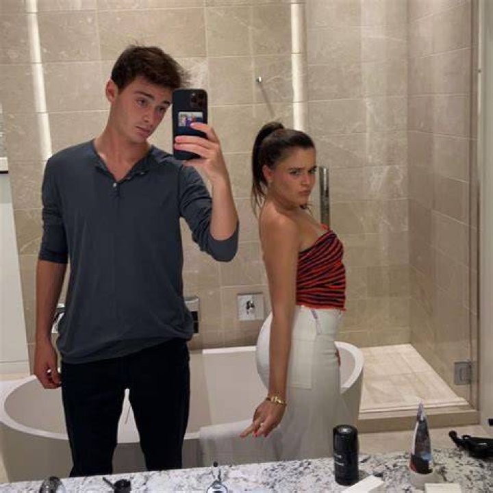 Chloe Schnapp (Instagram Star) Bio, Wiki, Age, Birthday, Height, Twin, Boyfriend and Net Worth