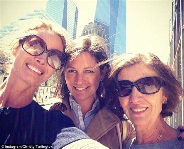 Christy Turlington Siblings: Meet Kelly Turlington & Erin Turlington
