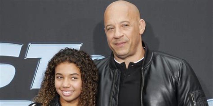 Dan Bucatinsky (Actor)Bio, Wiki, Age, Parents, Husband, Daughter, Net Worth and Movies.