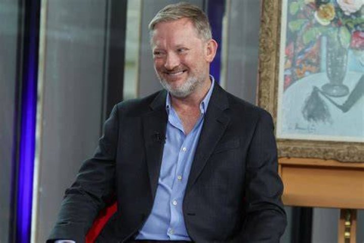 Does Douglas Henshall have a family?