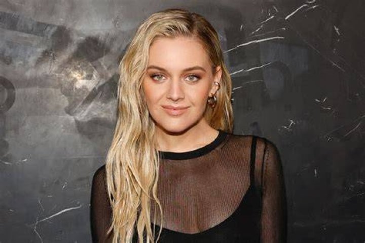 Does Kelsea Ballerini have a child? Is Kelsea Ballerini Latina?