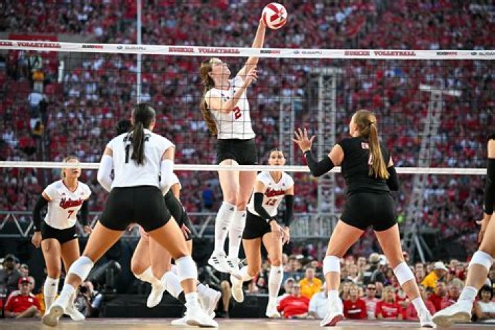 Does May Manning Play College Volleyball?