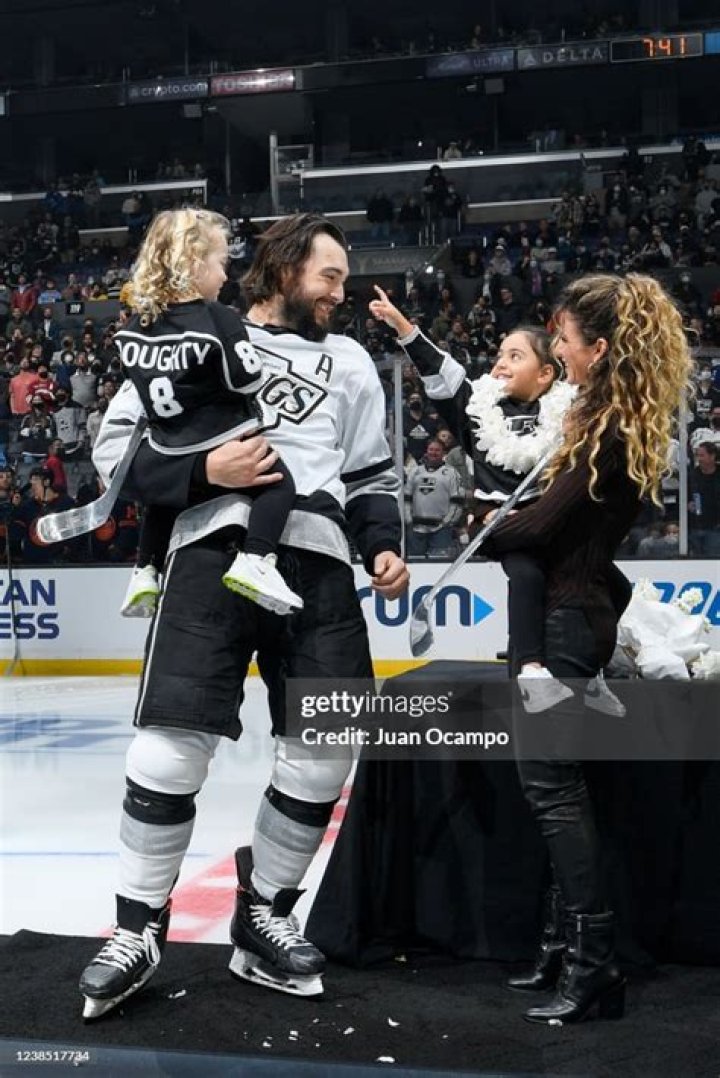 Drew Doughty Age, Wikipedia, Biography, Children, Salary, Net Worth, Parents.