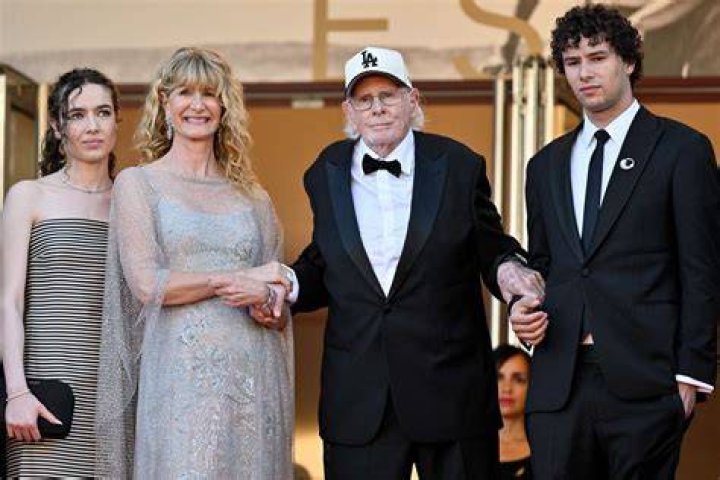 Ellery Harper Parents, Age (Laura Dern Son) Wiki, Bio, Girlfriend, Ben Harper