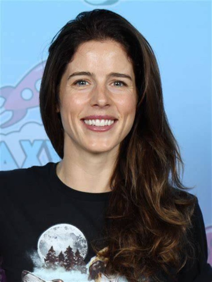 Emily Bett Rickards Bio, Wiki, Age, Height, Husband, Child, Arrow, Tv Shows and Net Worth