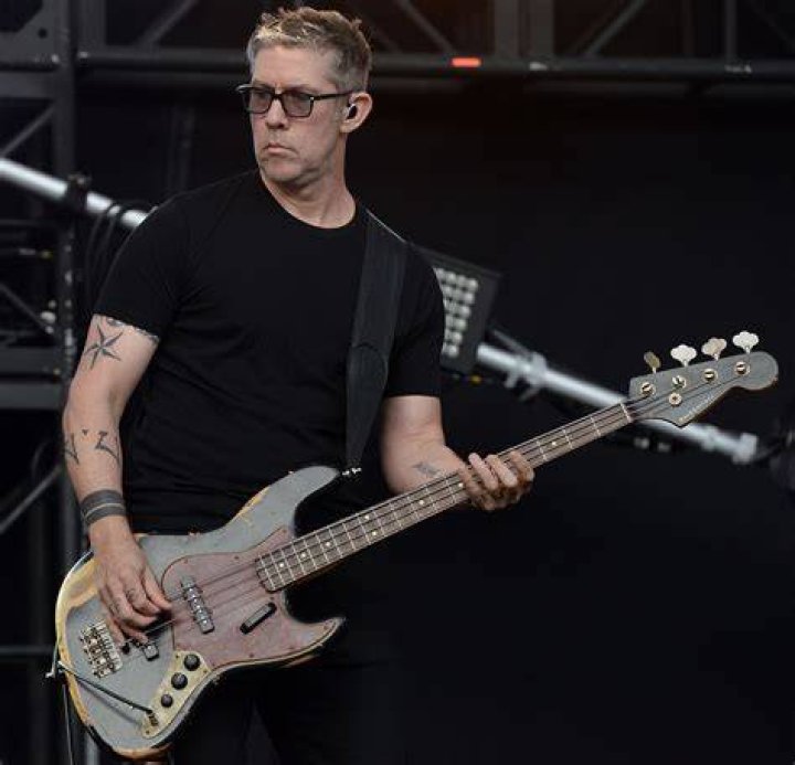 Eric Avery Jane’s Addiction: Bio, Age, Wife, Bass, Deconstruction and Violinist