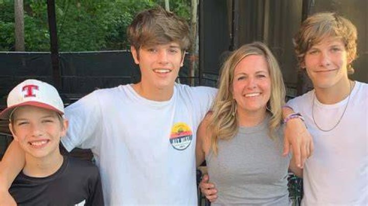 Haley Collins: Meet American Linebacker Zaven Collins Mother
