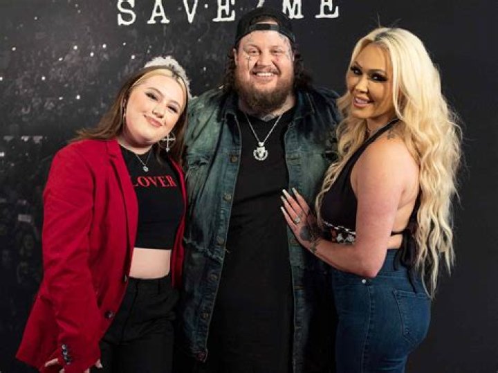 How did Jelly Roll get famous? How much does it cost to book Jelly Roll?