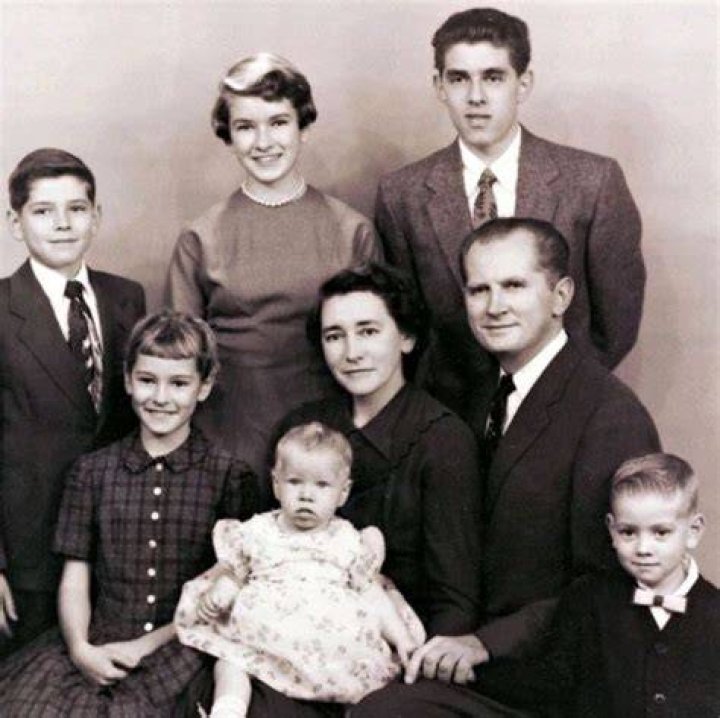 How Many Siblings Does Ethan Klein Have? Parents And Net Worth