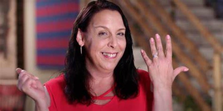 How old is Kimberly from 90 Day Fiancé?