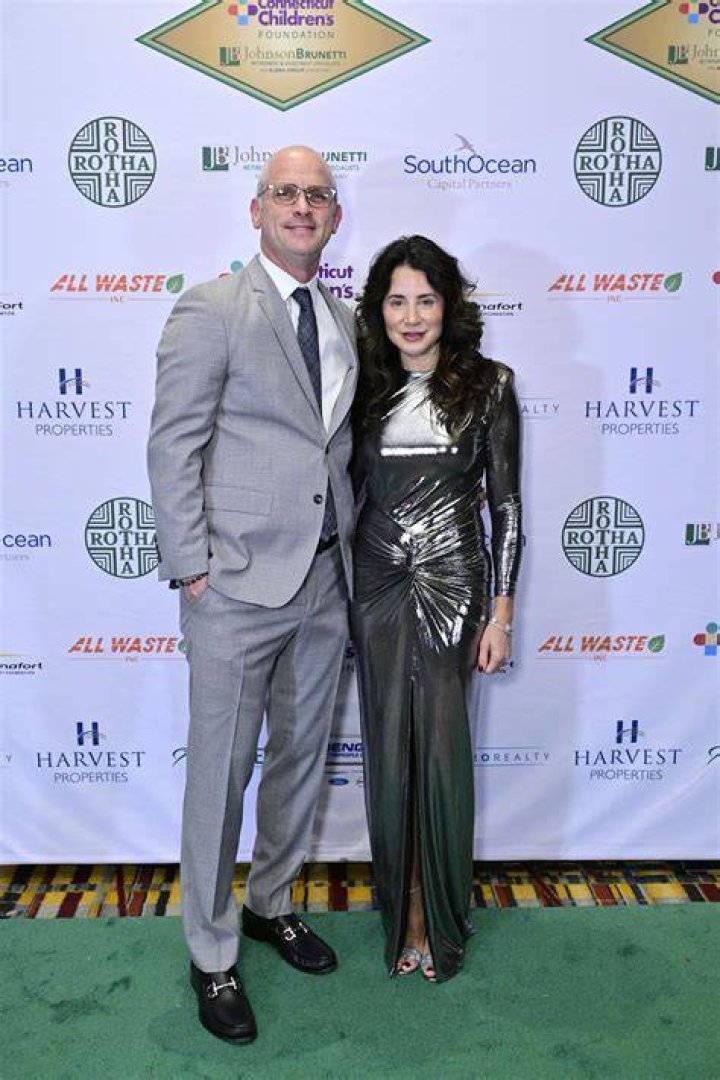Is Andrea Hurley A Blogger? Career Details On Dan Hurley Wife