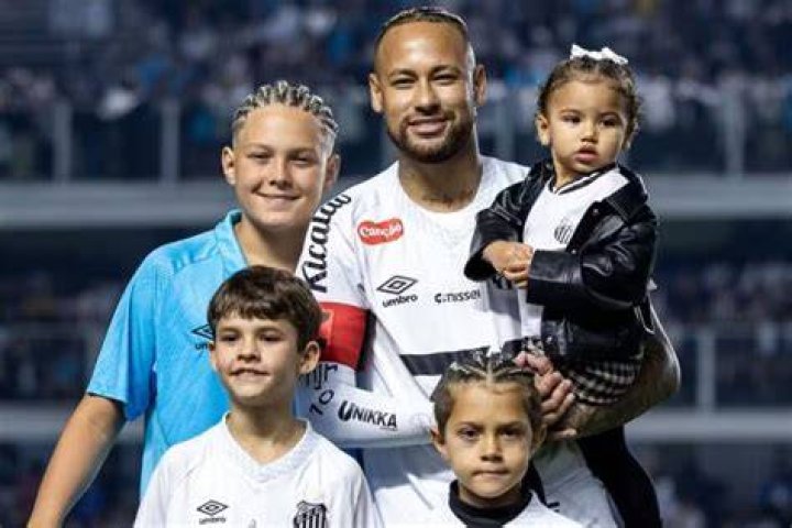 Is Davi Lucca Neymar son? How old was Neymar when he had Davi Lucca?