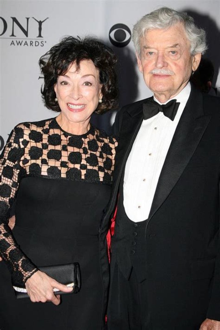 Is Hal Holbrook Still Married To Dixie Carter, How Did They Meet, Facts About His Family?