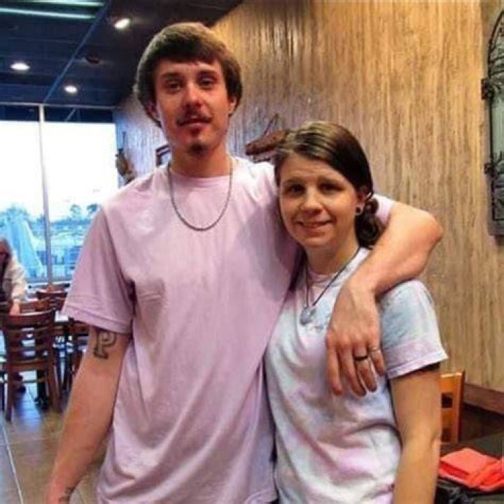 Is Sway Bentley Arrested? Boyfriend – Famous Twins Sisters Allie Bentley