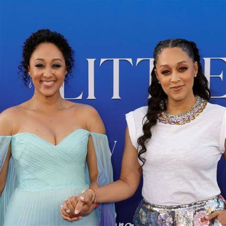 Jennifer Robertson Bio, Wiki, Age, Husband, Child, Twitches, Partner, Net Worth and Movies