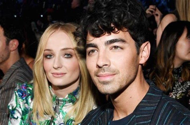 Joe Jonas – Bio, Net Worth, Affair, Wife, Married, Sophie Turner, Age, Facts, Wiki, Height, Family, Brothers, Albums, Girlfriend, Songs, Wedding, News