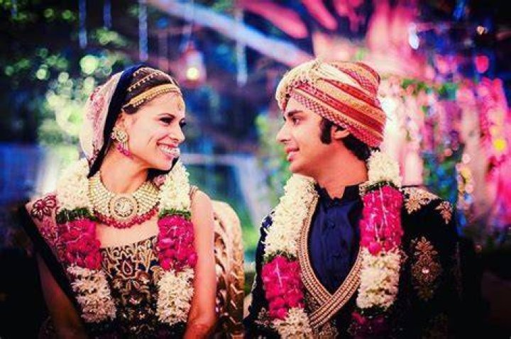 Kunal Nayyar Wife: Neha Kapur Net Worth, Height, Baby, Age, Wedding, Instagram