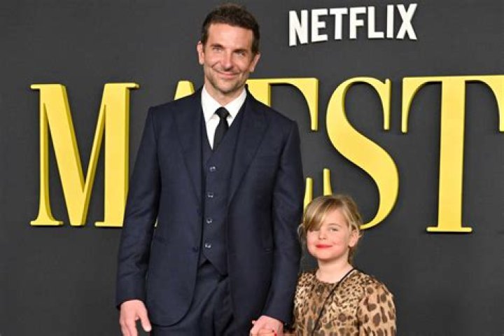 Lea De Seine Shayk Cooper Bio, Wiki, Age, Height, Grandparents, Parents, divorce, Net Worth
