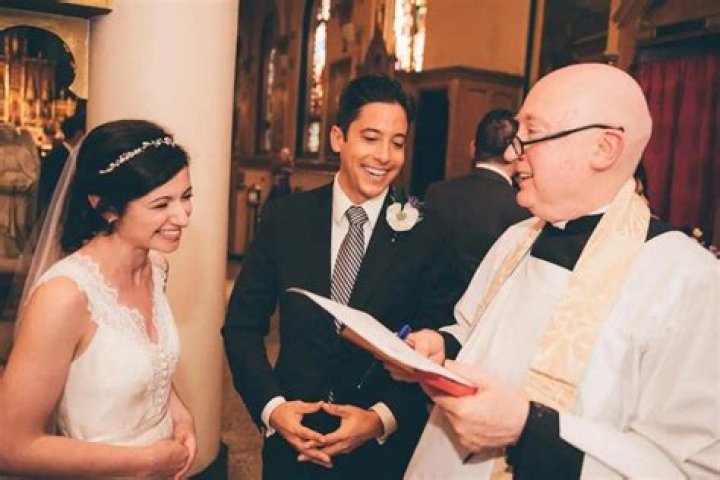 Michael Knowles Net Worth :: Wife Alissa Mahler, Wiki, Age, Family, Parents