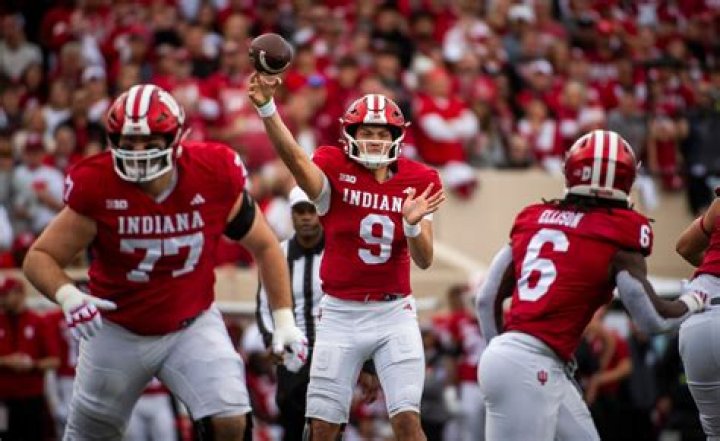 Nathan Rourke Parents: Meet Canadian Football Quarterback Father Larry And Mother Robyn