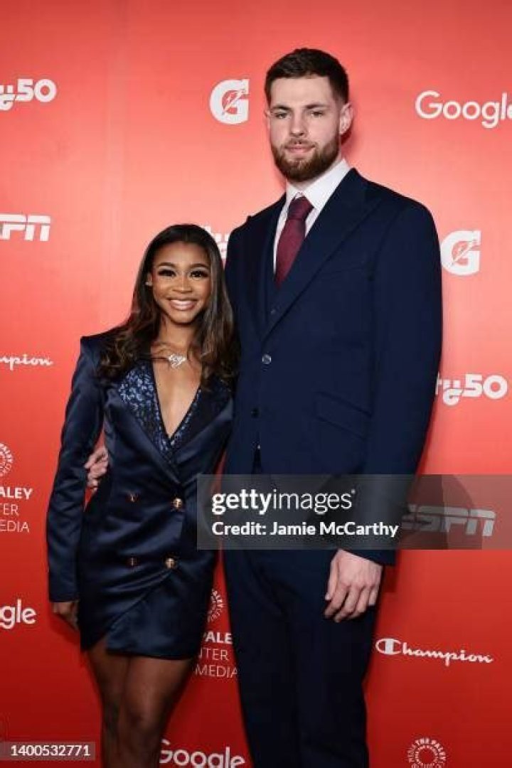 NCAA: Who Is Hunter Dickinson Girlfriend Ziyah Holman? More On His Parents
