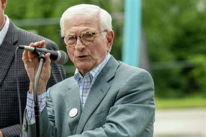 Neil Golub Net Worth, Income, Salary, Earnings, Biography