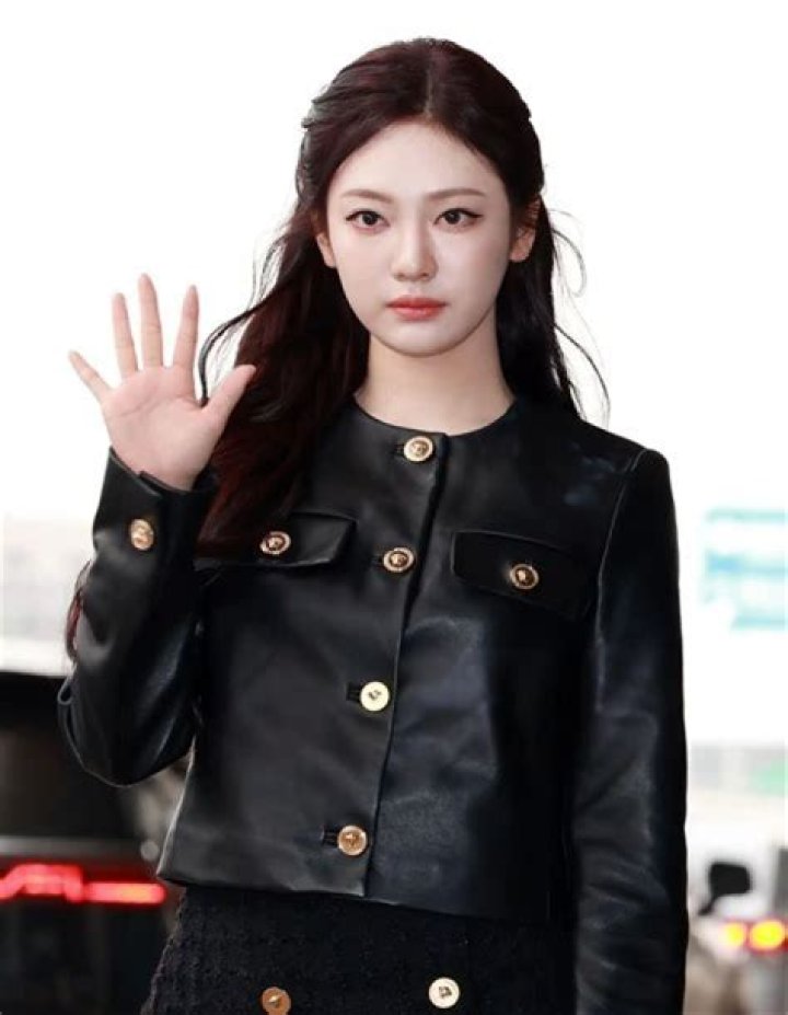 NingNing (aespa) Wiki, Bio, Age, Height, Weight, Measurements, Net Worth, Boyfriend, Facts