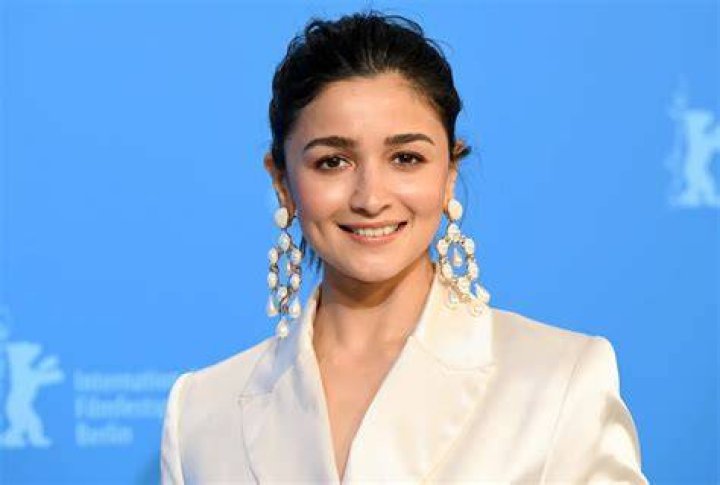 Shaheen Bhatt Height, Weight, Net Worth, Age, Birthday, Wikipedia, Who, Instagram, Biography