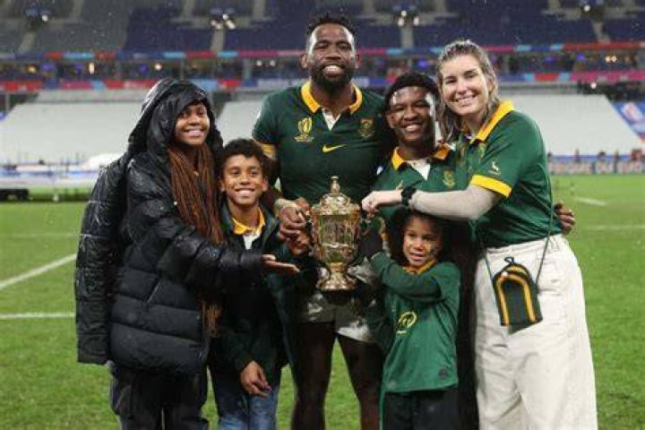 Siya Kolisi Biography, Age, Height, Salary, Wife, Children, Net Worth and House