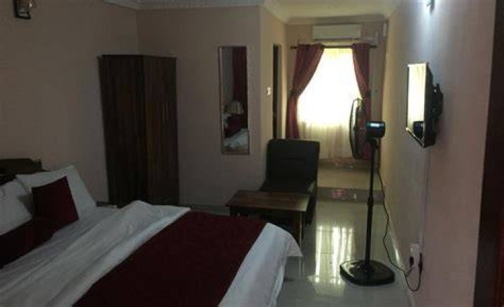 SKYRAINBOW COURTYARD HOTELS, Ile-ife