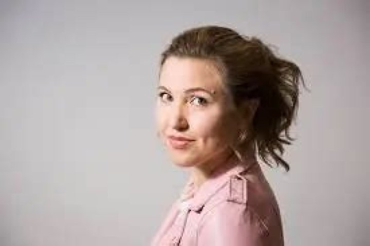 Taylor Tomlinson Biography: Net Worth, Age, Wikipedia, Siblings, Movies, Height, Nationality