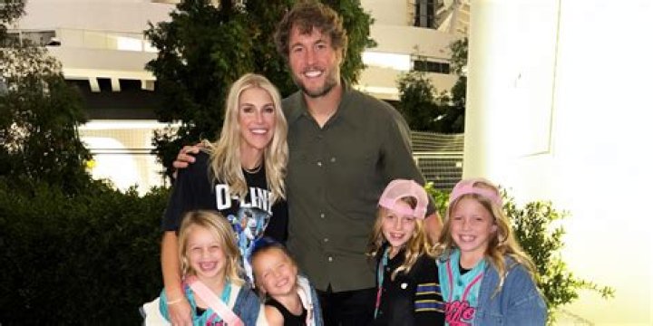 Tim Hasselbeck Age, Wikipedia, Biography, Children, Salary, Net Worth, Parents.
