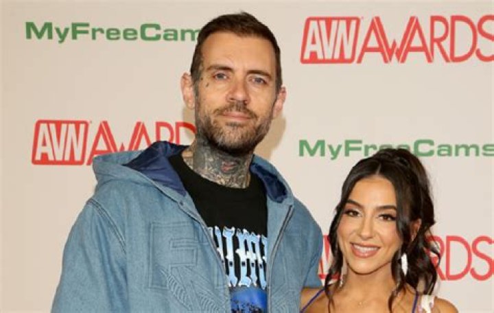 What Is Blu Jasmine Real Name? Instagram Model Went Viral For No Jumper Podcast Drama With Sharp Pimp