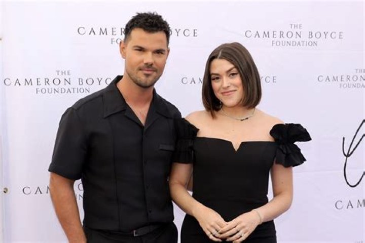 Who Are Taylor Dome Parents? Birthday & Age – Taylor Lautner Partner