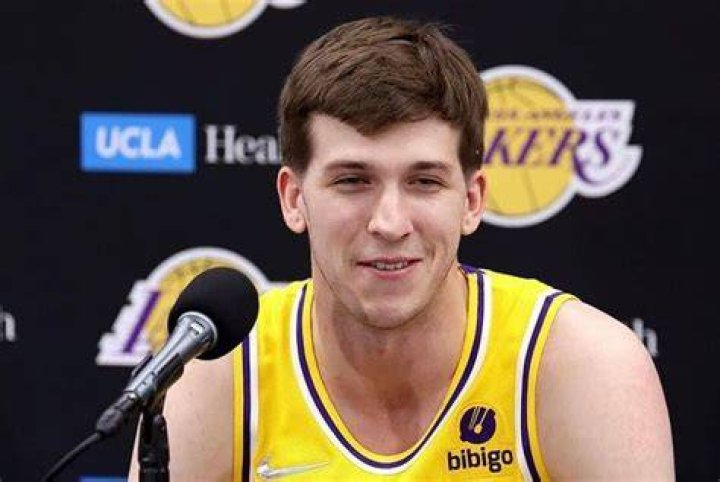 Who is Austin Reaves’s father?