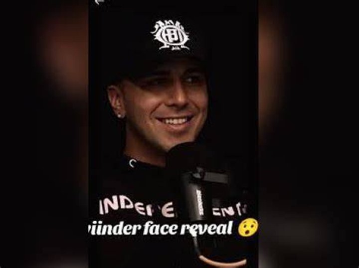 Who Is Avemoves On TikTok? Real Name & Face Reveal