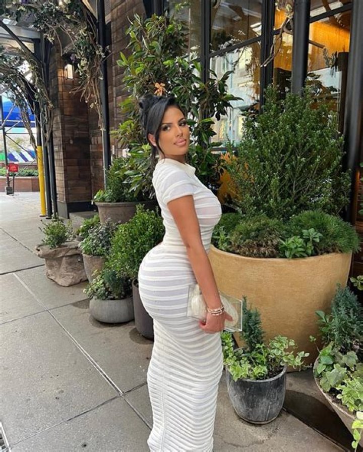 Who Is Chaney Jones? Age – Kanye West Malibu Date Is An Instagram Model