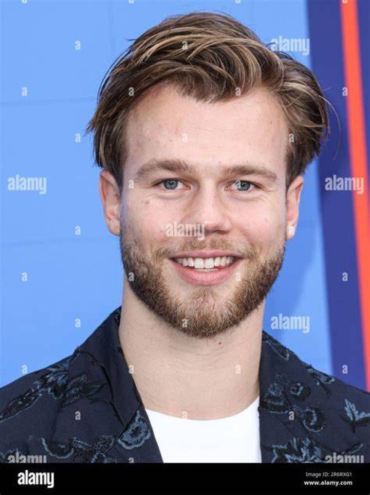Who Is David Elsendoorn? Details To Know About The Dutch Actor