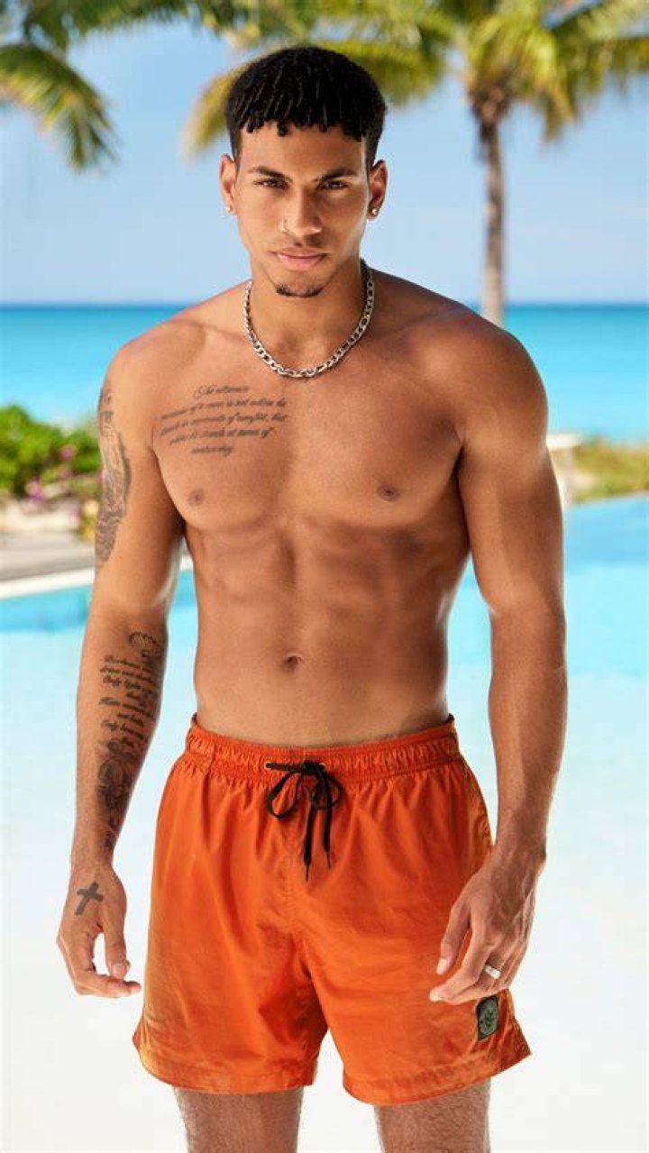 Who Is Israel Lomeli? Meet The Too Hot To Handle Cast On Instagram