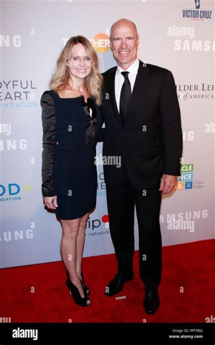 Who Is Mark Messier Wife Kim Clark? Details On Everything