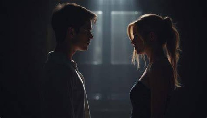Why did Chase Stokes and Madelyn Cline break up?