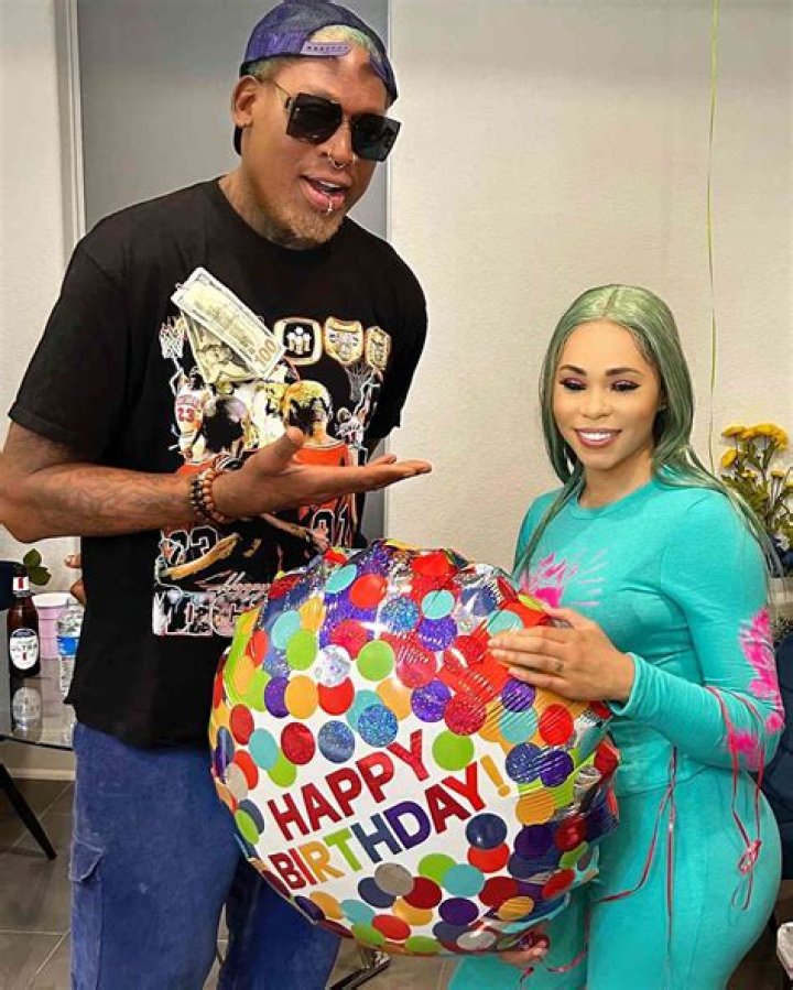 Yella Beezy Girlfriend or Baby Mama Name – Gay Rumors Amid Sexual Assault Allegations