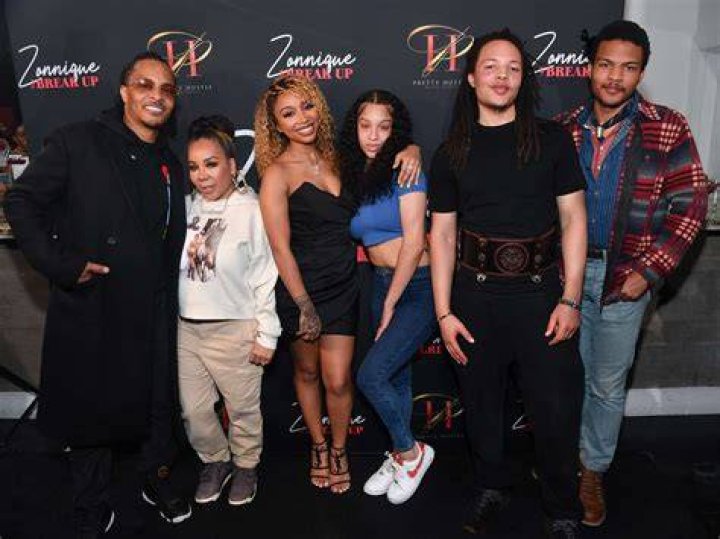 Zonnique Pullins Bio-Wiki, Age, OMG Girlz, Pretty Hustle, Parents, Siblings, Clifford Harris (T.I.), Boyfriend, Net Worth
